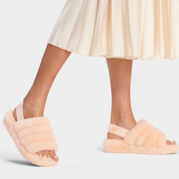 UGG Fluff Yeah Scallop Slides  Color: Peach Size 6 - Picture 1 of 7